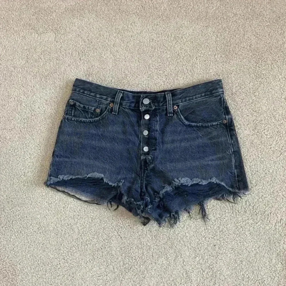 Levi’s Black high rise button front 501 shorts in size 28 - Picture 1 of 4